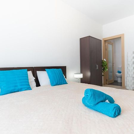 2 Bedroom In Central St Julians Prime Location In Paceville Apt 3 By Vaganza Saint Julian's エクステリア 写真