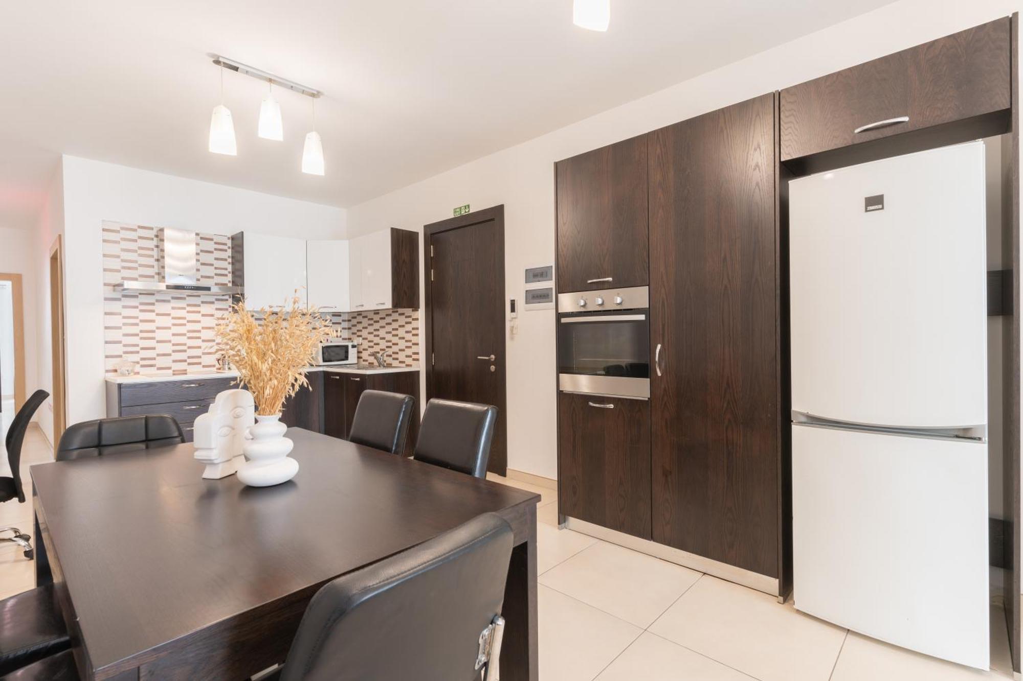 2 Bedroom In Central St Julians Prime Location In Paceville Apt 3 By Vaganza Saint Julian's エクステリア 写真